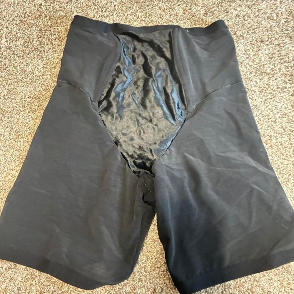 Wacoal Women's Black and Grey Shapewear